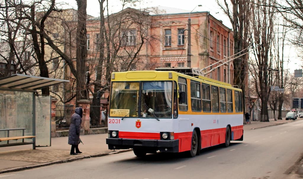 Через ремонтні роботи два одеські тролейбуси змінили маршрути