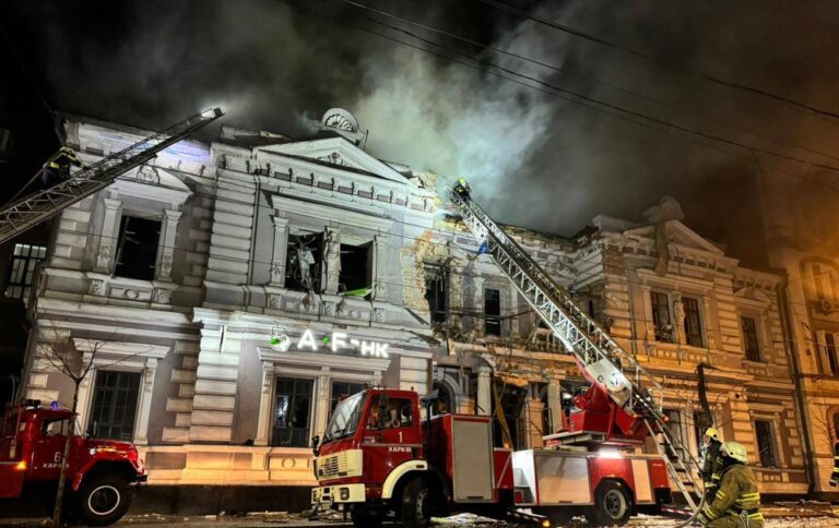 Нічна атака росіян у Харкові: з’явилися фото наслідків