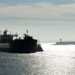 Після санкцій США танкери з російською нафтою застрягли на шляху до Індії
