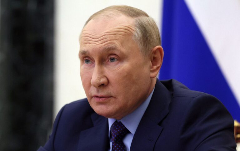 Путін “сигналізує” про готовність до переговорів, щоб перешкодити допомозі Україні, – ЦПД