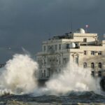 Росіяни відновили бонові загородження на вході в бухту Севастополя