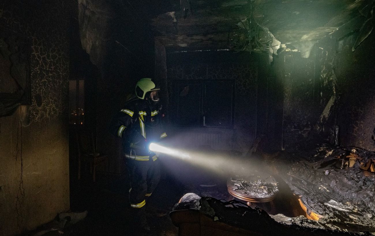 У Києві сталася пожежа у багатоповерхівці: одна людина загинула