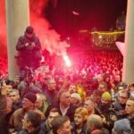 У столиці Сербії заворушення, протестувальники намагалися прорватися в мерію