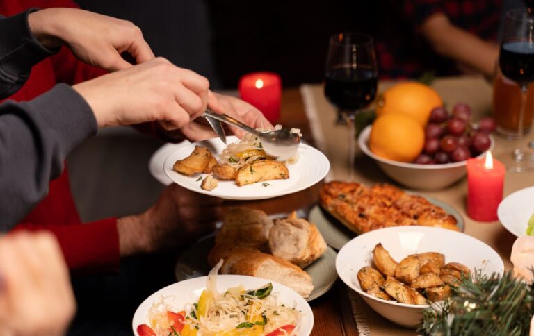 “Їжа – не єдине джерело радості на свята”: дієтолог дала важливі поради щодо харчування