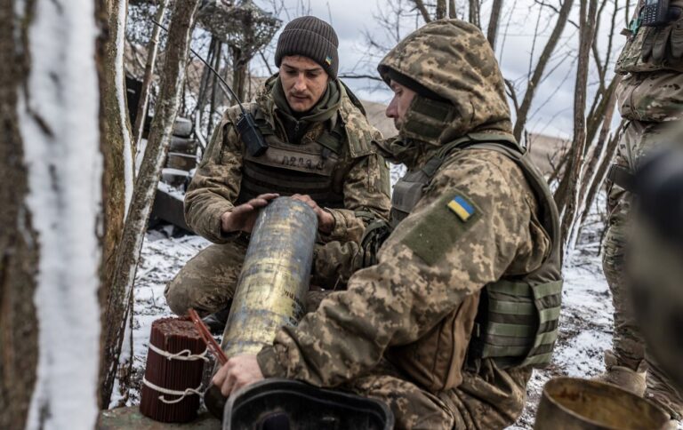 Знищена техніка й понад 500 росіян: яка ситуація на Таврійському напрямку