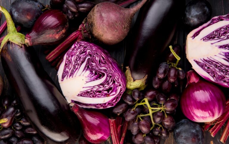 Дієтолог пояснив, чому фіолетові овочі і фрукти обов’язково мають бути у вашому раціоні