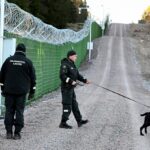 Фінляндія продовжила закриття кордону з Росією ще на місяць
