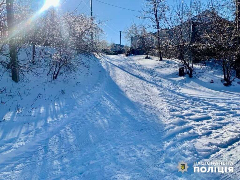 На Одещині дитина на санчатах потрапила під автомобіль (фото)