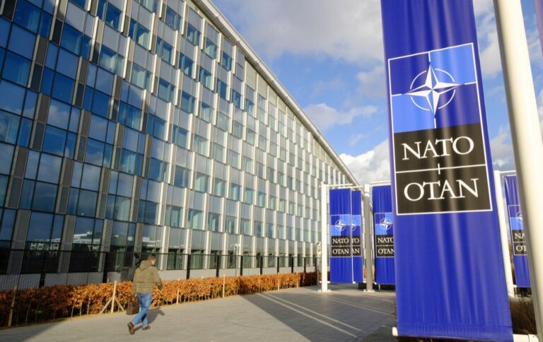 НАТО про удари США та Британії по хуситах: мали оборонний характер