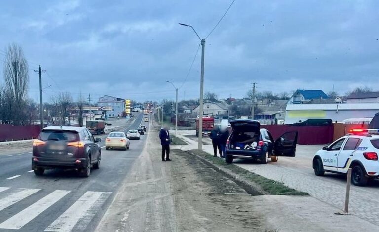 Під Одесою позашляховик збив жінку на переході