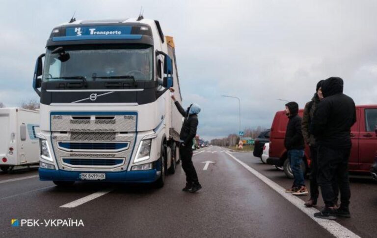 Польські фермери припинили блокаду на КПП “Медика-Шегині”: яка зараз ситуація