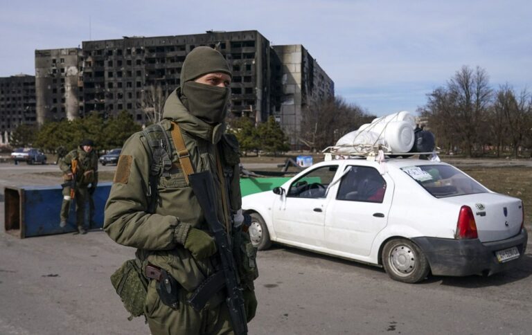 У Токмаку гримлять потужні вибухи