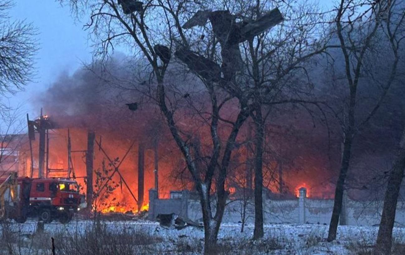 Удари по ТЦ і будинках, люди під завалами: наслідки атаки РФ по Кривому Рогу та району