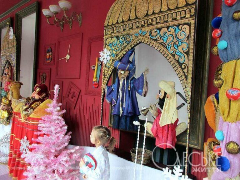 Зимова резиденція для дітей та дорослих: у центрі Одеси з’явилося дивовижне місце (фоторепортаж)