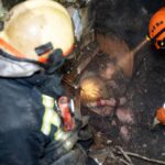 Атака дронів: як діставали з-під завалів поранених одеситів (фото, відео)