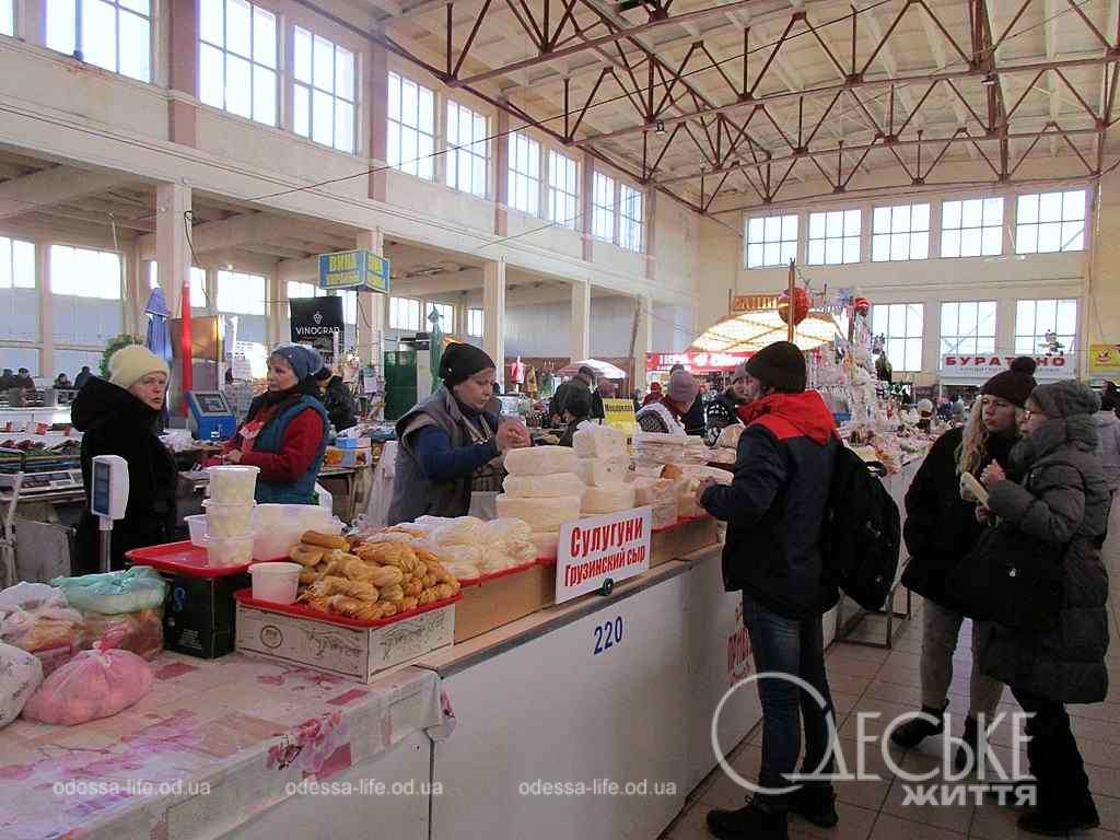 Ціни на Привозі на початку лютого: весняна морква, зимова цибуля