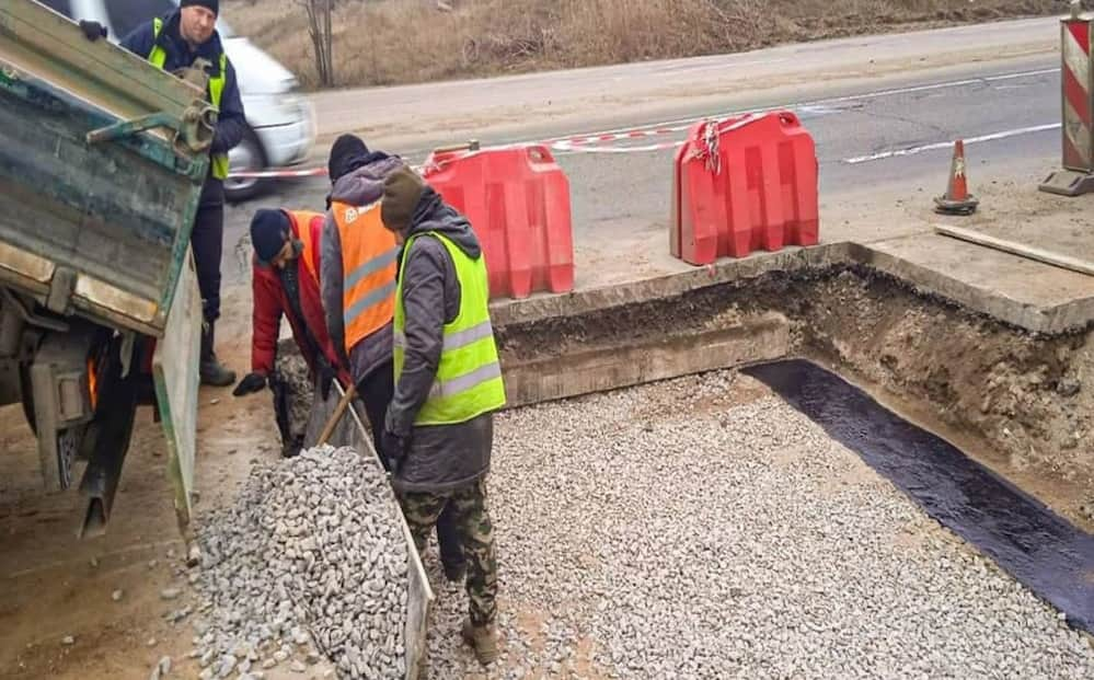 На трасі Одеса-Київ ремонтують важливу ділянку: за добу тут проїжджає близько 30 тисяч автомобілів