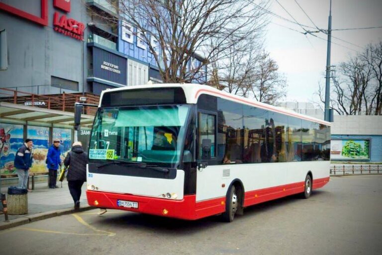 Нові комфортні автобуси вже на маршрутах Одеси: де курсуватимуть
