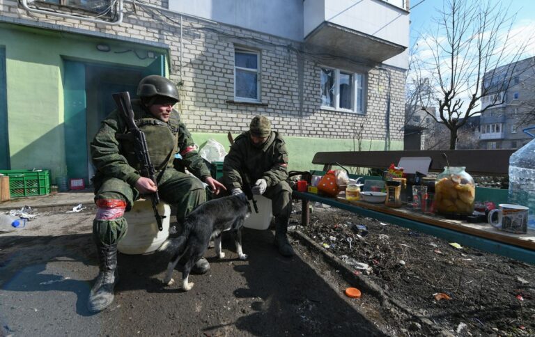 Окупант у “ЛНР” під час п’янки розстріляв військових, є вбиті та поранений, – ЗМІ