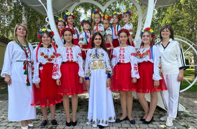 Переплетення традицій: як вокалістка з Прилиманського об’єднала болгарські та українські пісні