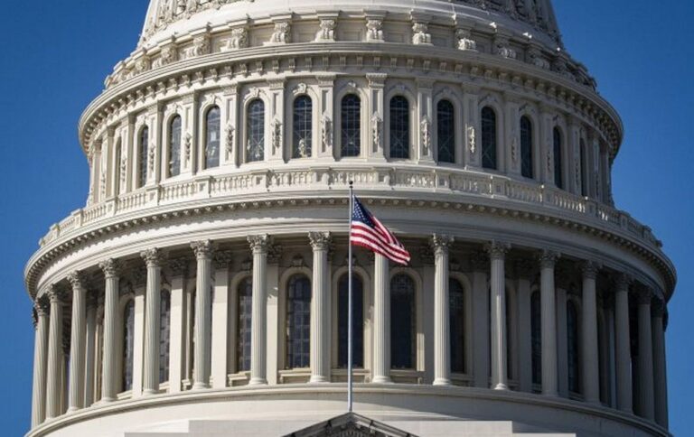 Сенат США проголосував за початок дебатів щодо законопроекту про надання допомоги Україні