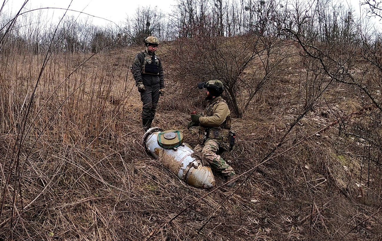 У Харківській області знищили ворожу ракету, яка містила 300 кг вибухівки (фото)