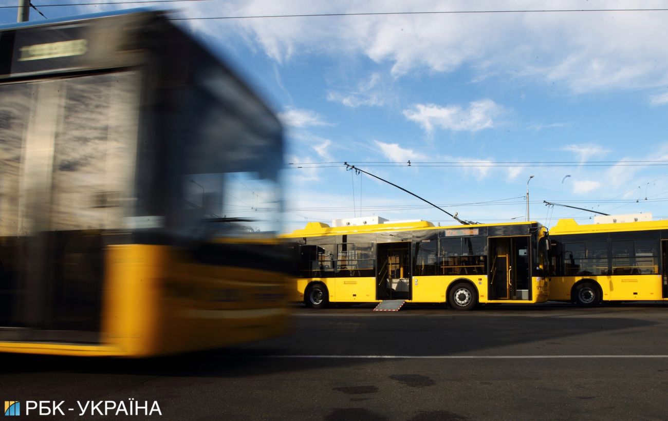 У Херсоні не ходять тролейбуси після нічних обстрілів: коли запустять