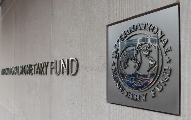 Україна домовилася з МВФ про транш на 900 млн доларів, лишився останній штрих