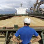 Україна вийшла на довоєнні обсяги експорту морським зерновим коридором, – Шмигаль