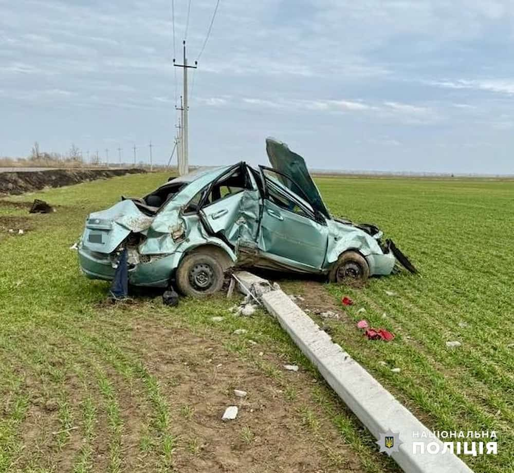 Зіткнення з фурою і стовпом: унаслідок двох аварій на Одещині є загиблі та постраждалі