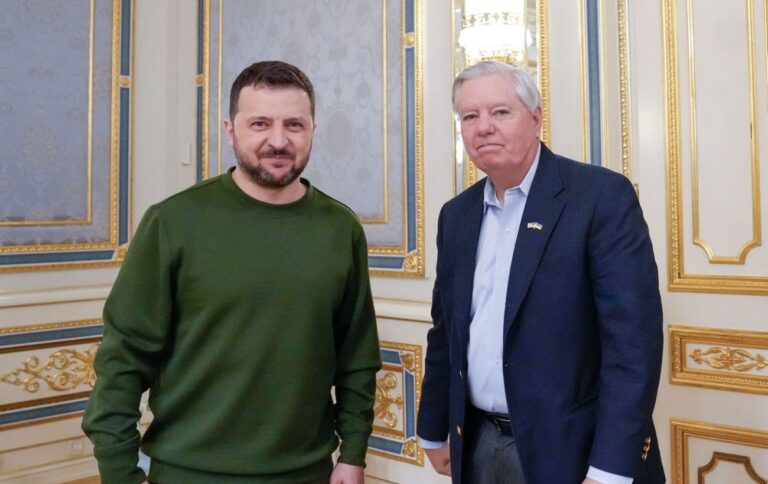 Обговорювали допомогу Україні. Зеленський та Шмигаль зустрілися з сенатором США