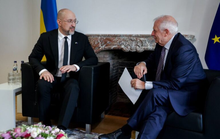 “Продуктивна зустріч “: Шмигаль та Боррель обговорили ключові питання для України в рамках ЄС