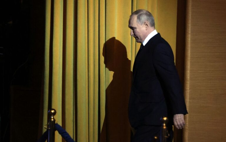 Путіна може зупинити лише падіння цін на нафту, – Reuters