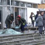 Руйнування в Палаці спорту і вибиті вікна квартир: в Одесі ліквідовують наслідки ракетного удару 25 березня (фото)