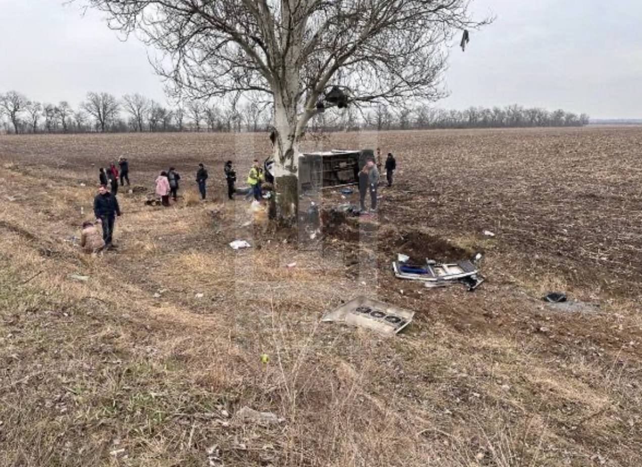 У Дніпропетровській області перекинулася маршрутка, є жертви і багато постраждалих