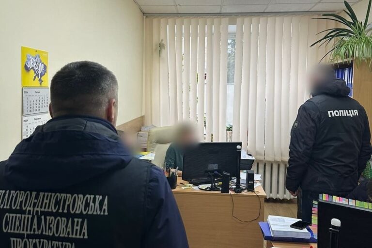 В Одесі вкрали понад третину мільйона грн на закупівлях палива для військових