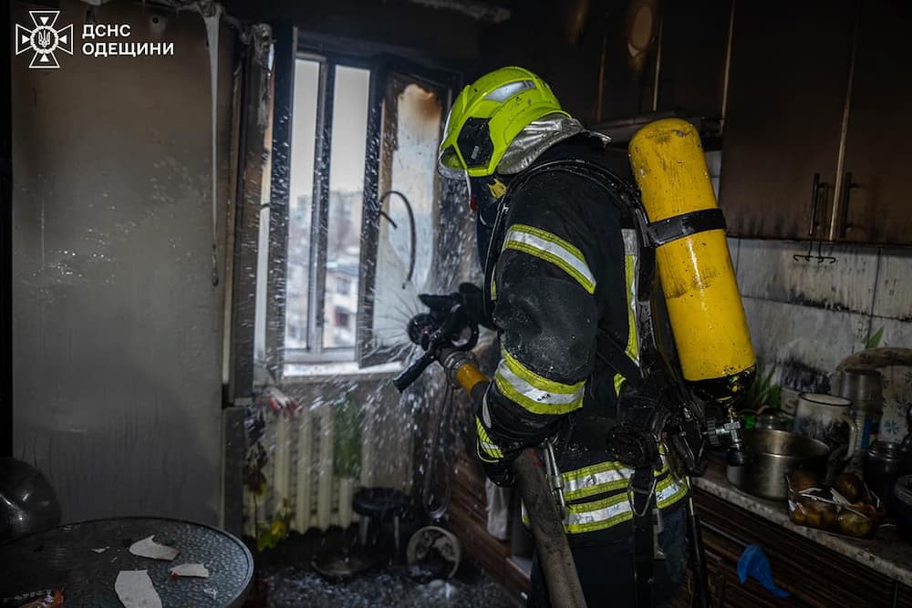 В одеській багатоповерхівці сталася смертельна пожежа: є постраждалі