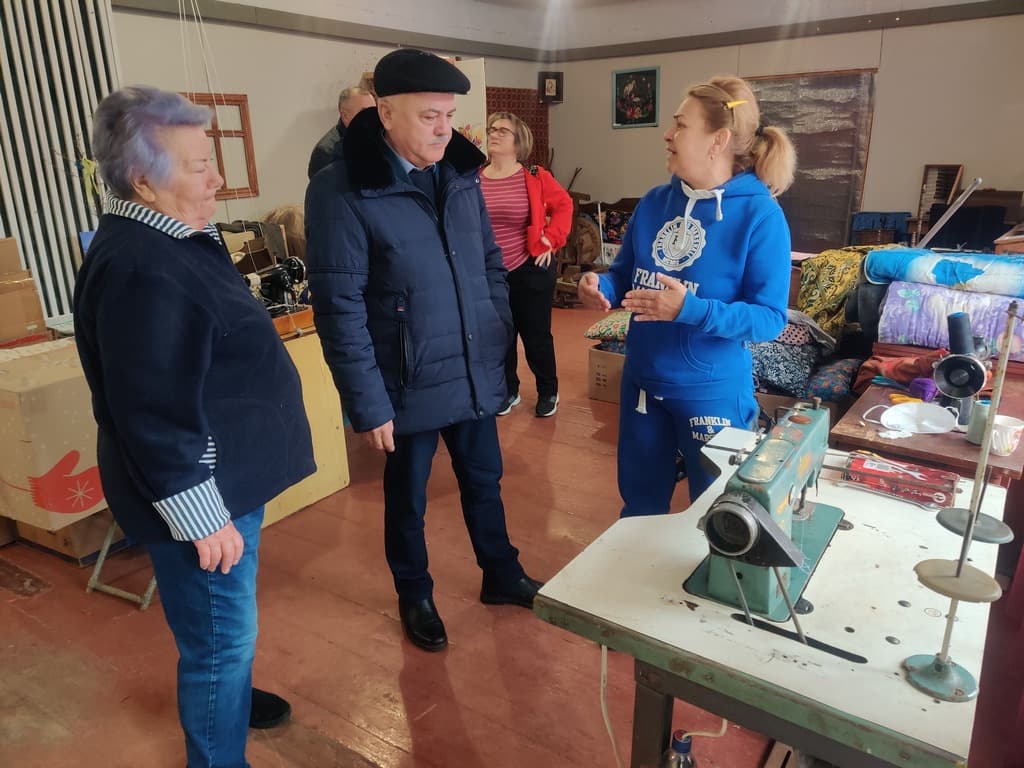 Зустрічі з бійцями, тонна посилок і безцінна подяка: як працює тарутинський клуб волонтерів