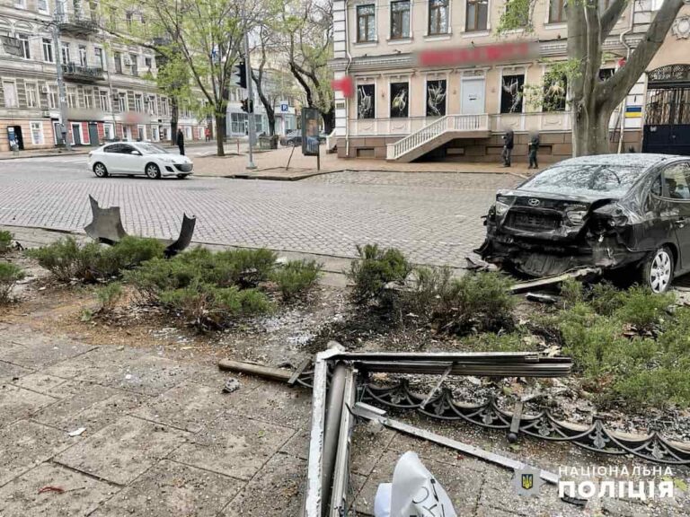 В Одесі “хюндай” збив дівчинку на тротуарі: дитина дістала важкі травми