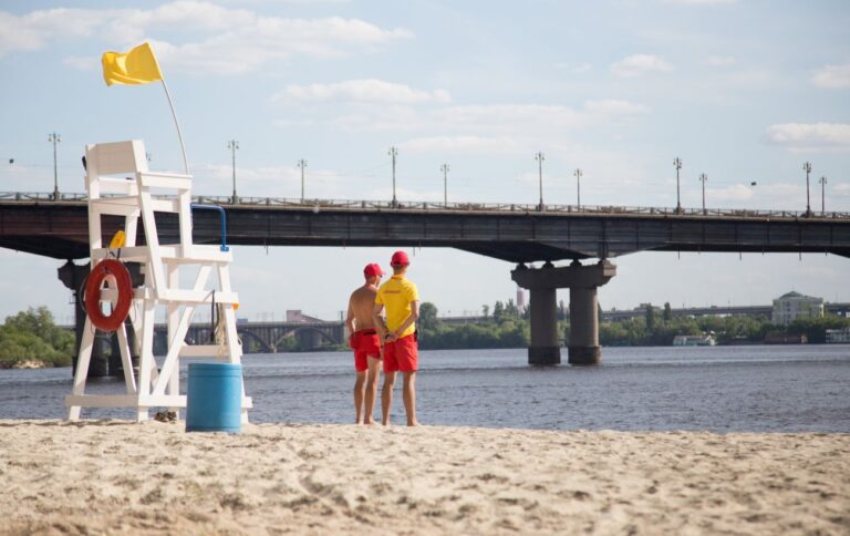Пляжний сезон у Києві не відкриють, заявила КМДА