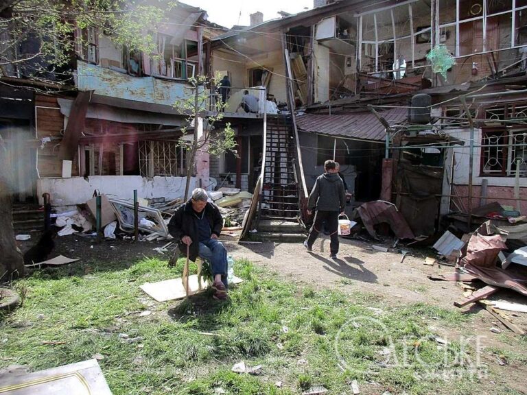 Будинок на Пересипу після дронової атаки 23 квітня 2024