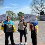 Акція на Думській: допомога військовим важливіша за тендери (фоторепортаж)