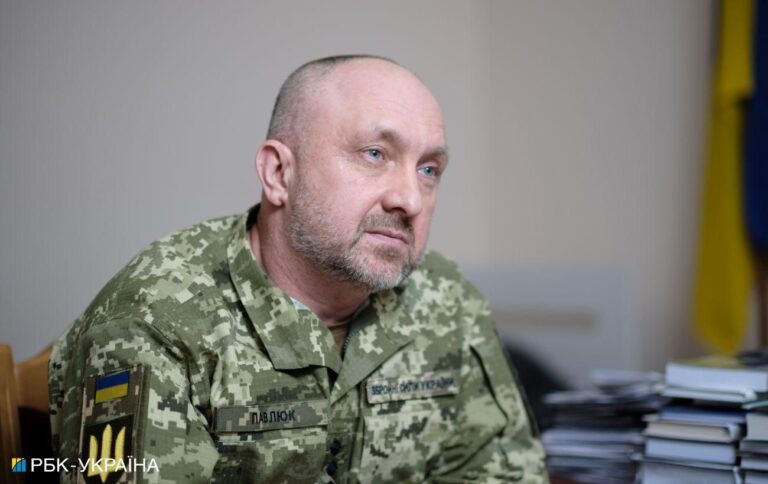 Генерал Павлюк показав збиття бійцями ЗСУ російських “Орланів” (відео)