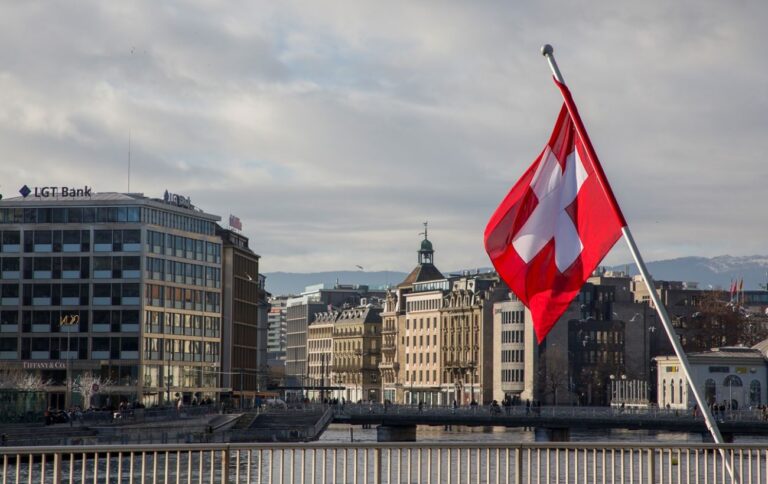 Швейцарія заморозила російські активи на 5,8 млрд швейцарських франків