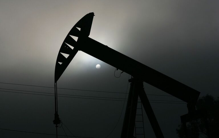 Ціни на нафту впали через зниження напруженості між Іраном та Ізраїлем
