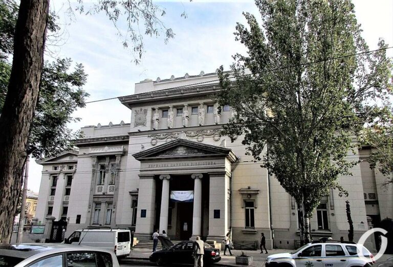 Які скарби приховує Одеська наукова бібліотека