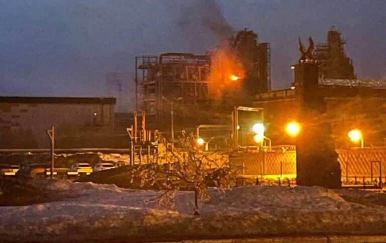 Не тільки завод із “Шахедами”. Україна вдарила по НПЗ у Татарстані, – джерело
