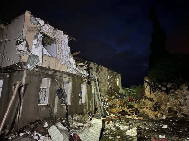 Унаслідок нічної атаки в Одесі зруйновано житлові будинки