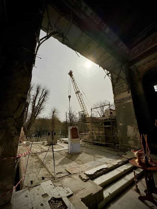 У зруйнованому росіянами Спасо-Преображенському соборі Одеси заклали «камінь відновлення» (фоторепортаж)