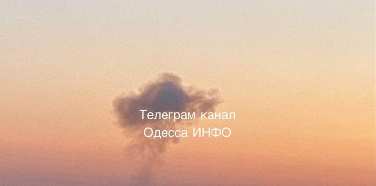 Увечері 9 квітня в Одесі пролунали вибухи: повідомляється про «приліт»
